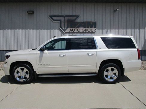 Used 2015 Chevrolet Suburban LTZ image 4