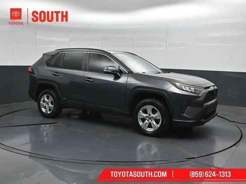 Used 2021 Toyota RAV4 LE AWD/4WD image 1