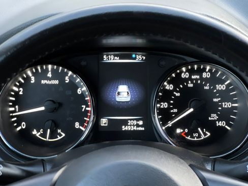 Used 2017 Nissan Rogue SV image 12