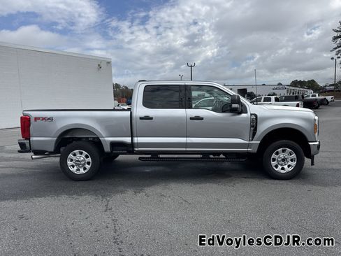 Used 2024 Ford F250 XLT w/ FX4 Off-Road Package image 9
