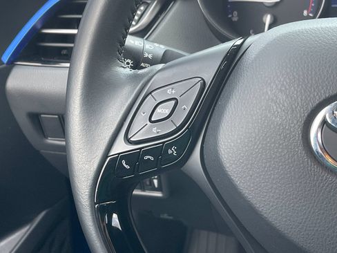 Used 2022 Toyota C-HR XLE FWD image 26