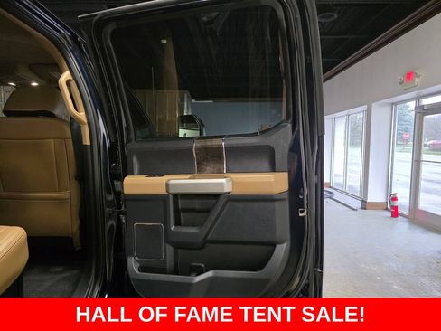 Used 2022 Ford F250 Lariat w/ Lariat Ultimate Package AWD/4WD image 25