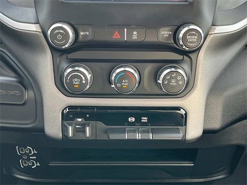 Used 2024 RAM 3500 Big Horn image 17