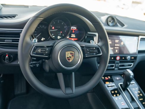 New 2026 Porsche Macan image 14