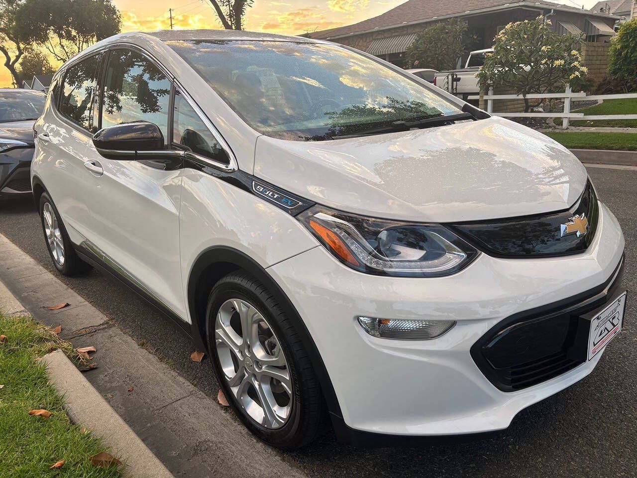 Used 2019 Chevrolet Bolt LT FWD image 4