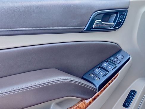 Used 2019 Chevrolet Suburban Premier image 29