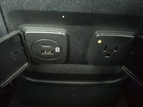 Used 2023 Ford Bronco Badlands image 16