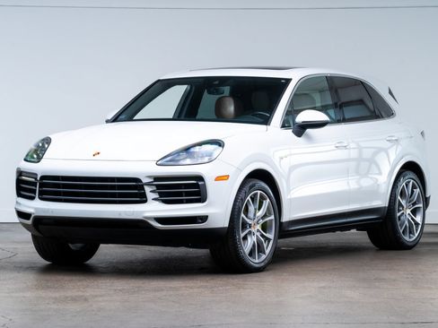 Used 2019 Porsche Cayenne E-Hybrid AWD/4WD image 3