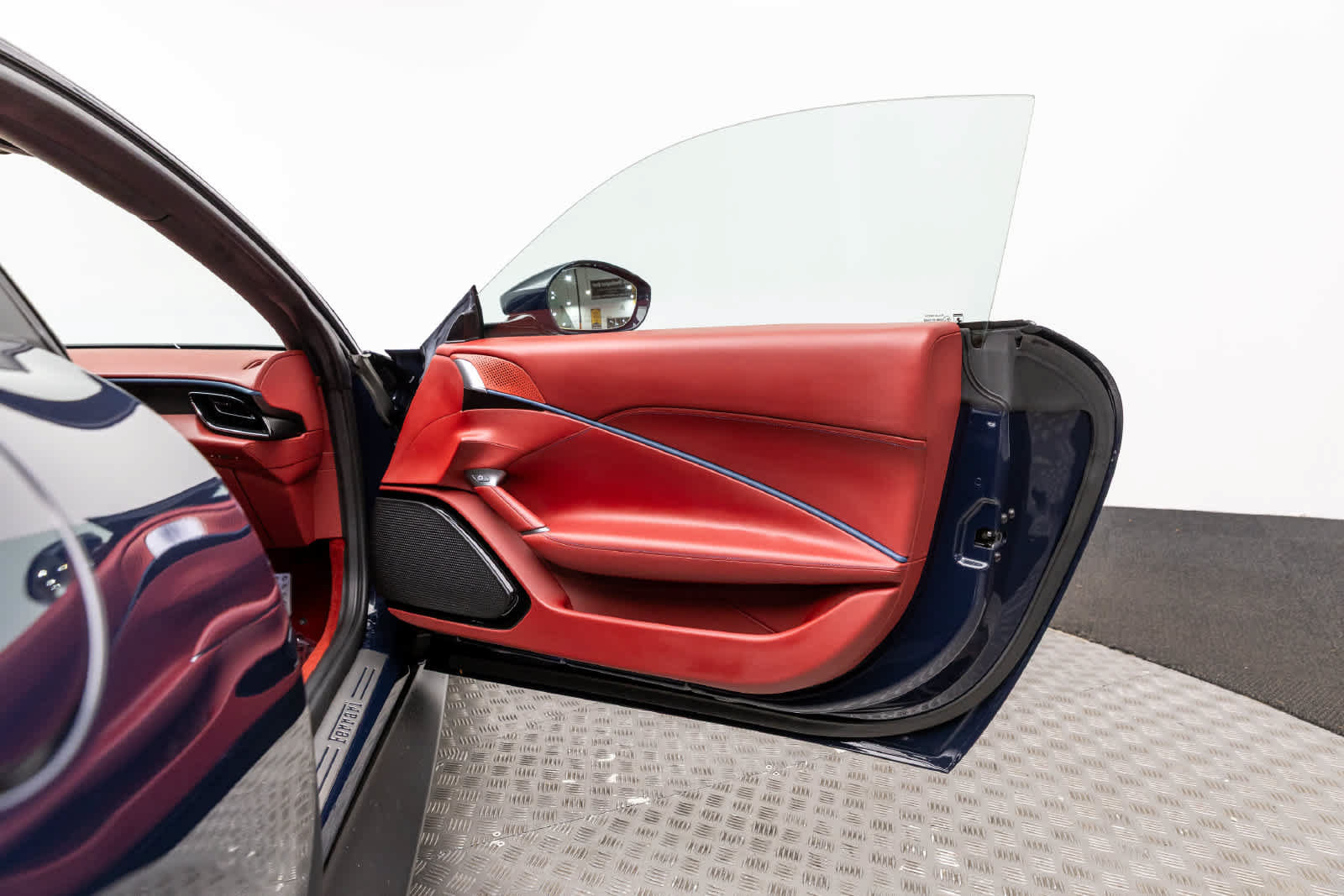 Used 2021 Ferrari Roma RWD image 40