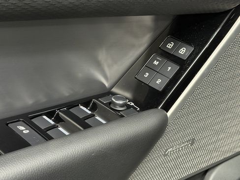 Used 2021 Land Rover Range Rover Velar R-Dynamic S image 20