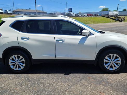 Used 2015 Nissan Rogue SV w/ SV Premium Package FWD image 14