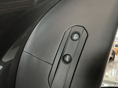 Used 2017 McLaren 570S RWD image 11
