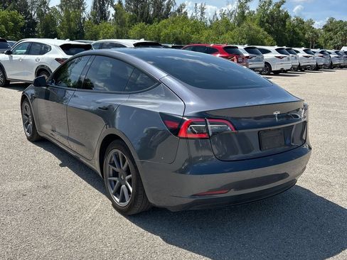 Used 2021 Tesla Model 3 Standard Range Plus RWD image 8