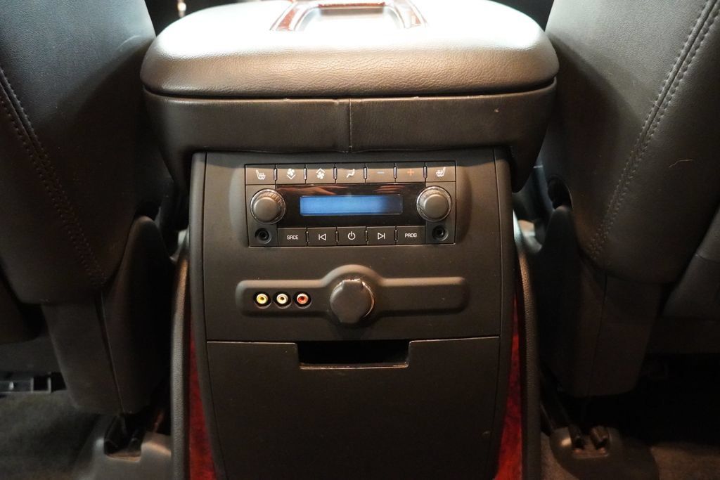 Used 2013 Cadillac Escalade ESV Premium AWD/4WD image 30
