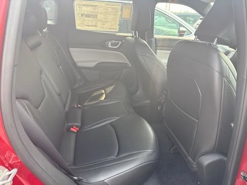 Used 2026 Jeep Compass Limited AWD/4WD image 31