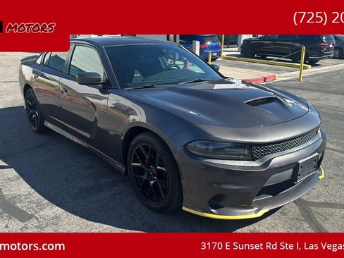 Used 2017 Dodge Charger R/T image 3