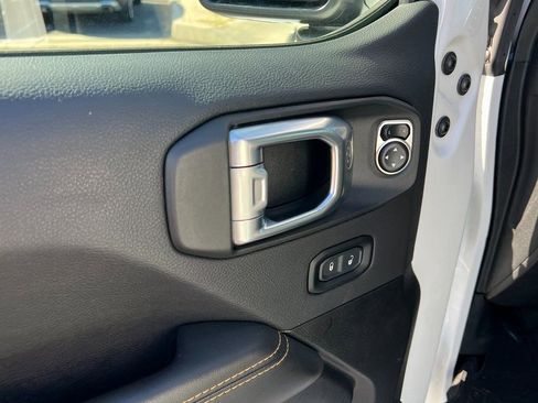 Certified 2024 Jeep Gladiator Sport w/ Premium Package image 16