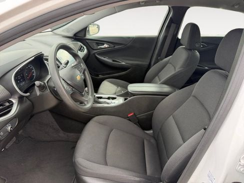 Used 2024 Chevrolet Malibu LT FWD image 9