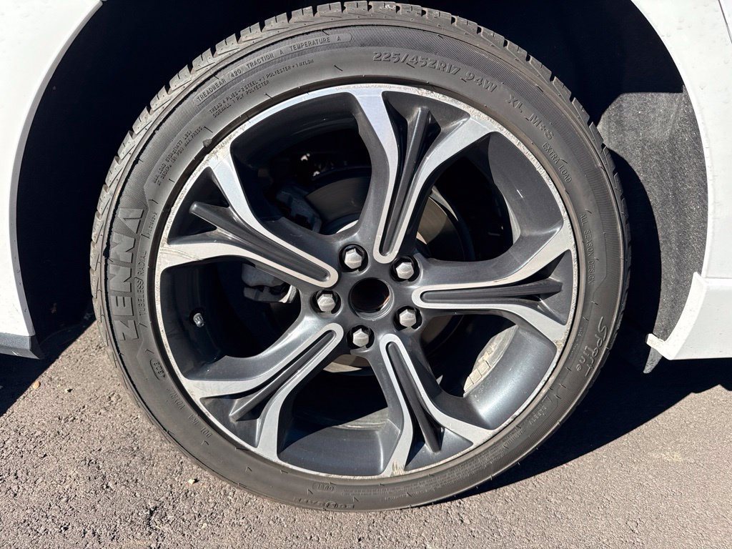Used 2019 Chevrolet Cruze LT w/ Convenience Package FWD image 5