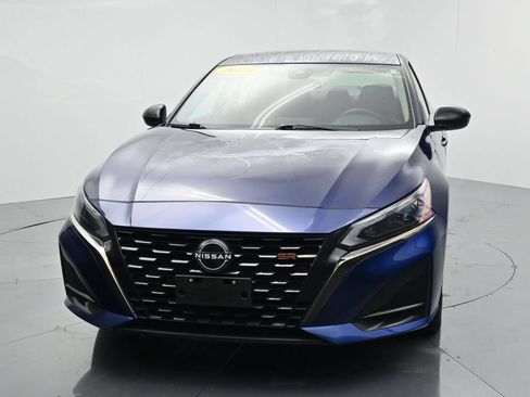 Used 2023 Nissan Altima 2.5 SR FWD image 3