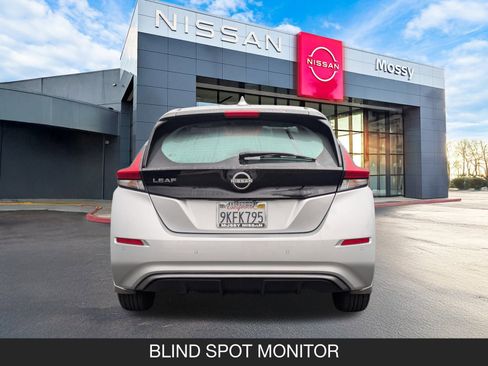 Used 2023 Nissan Leaf S image 9