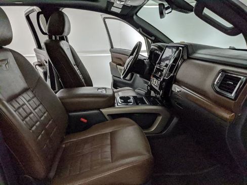 Used 2021 Nissan Titan Platinum Reserve w/ Moonroof Package AWD/4WD image 21
