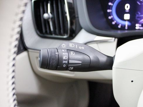 Certified 2025 Volvo XC60 B5 Ultra w/ Climate Package image 13