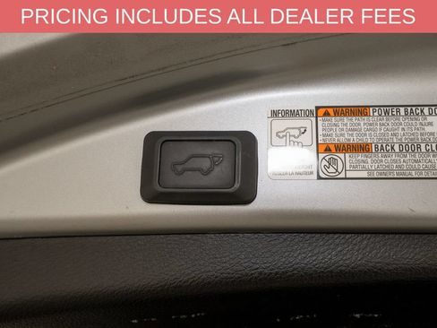 Used 2018 Toyota RAV4 XLE FWD image 6