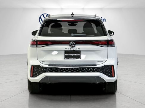 New 2026 Volkswagen Tiguan SE R-Line image 4