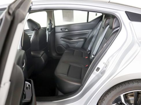 Used 2024 Nissan Altima 2.5 SR FWD image 27