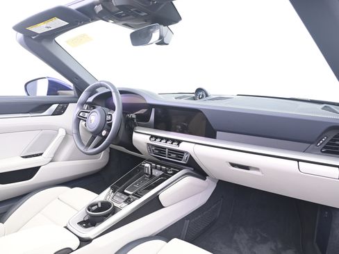 Certified 2026 Porsche 911 Carrera 4S AWD/4WD image 21