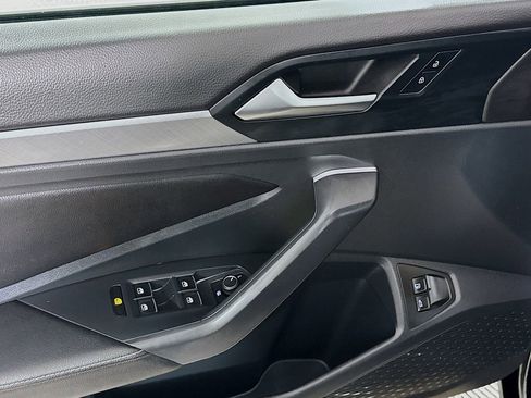 Used 2023 Volkswagen Jetta SE image 22