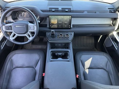 Used 2023 Land Rover Defender 130 X-Dynamic SE image 12