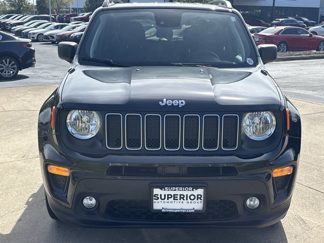 Used 2022 Jeep Renegade Latitude AWD/4WD image 12