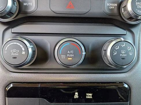 Certified 2019 RAM 1500 Big Horn image 23