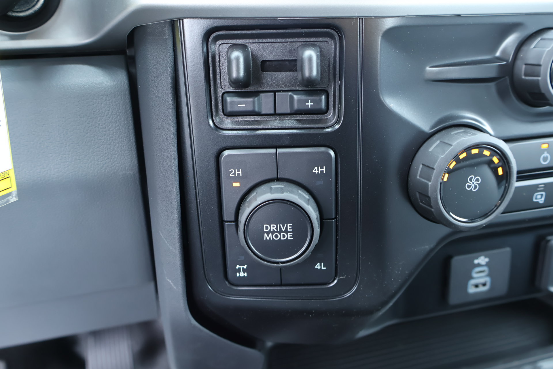 New 2026 Ford F250 XL w/ XL Driver Assist Package AWD/4WD image 7