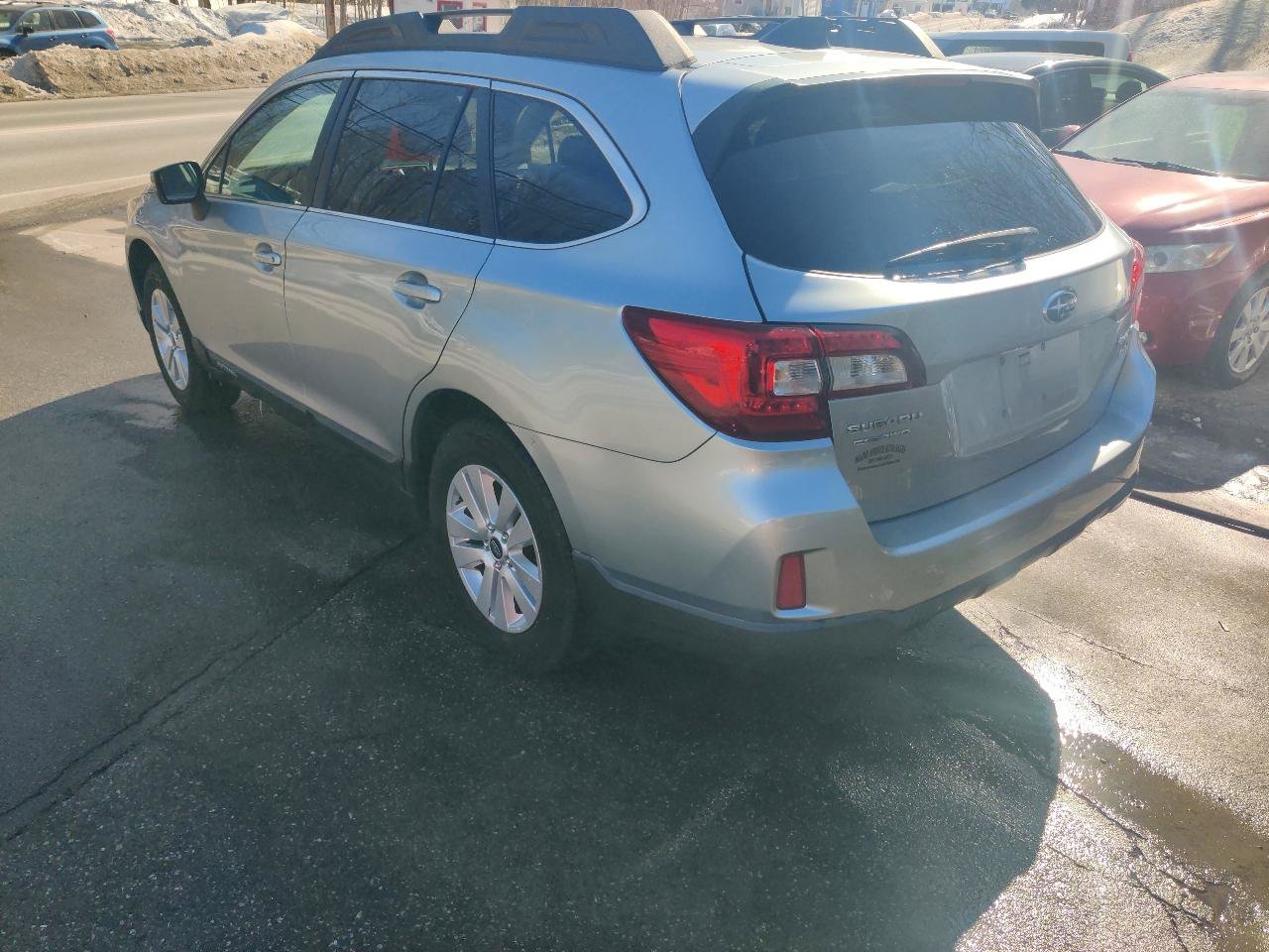 Used 2016 Subaru Outback 2.5i Premium AWD/4WD image 4