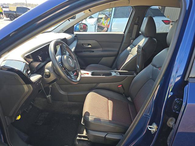 Used 2025 Nissan Kicks SR FWD image 3
