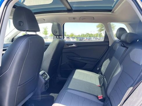New 2026 Volkswagen Taos SE FWD image 24