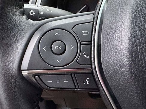 Used 2018 Toyota Camry XLE image 26