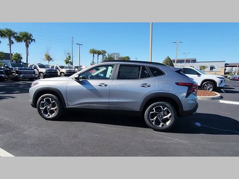 New 2026 Chevrolet Trax LT w/ Driver Confidence Package image 17