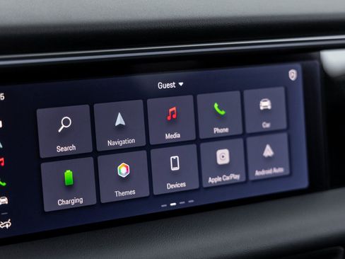 Certified 2025 Porsche Macan Electric image 29