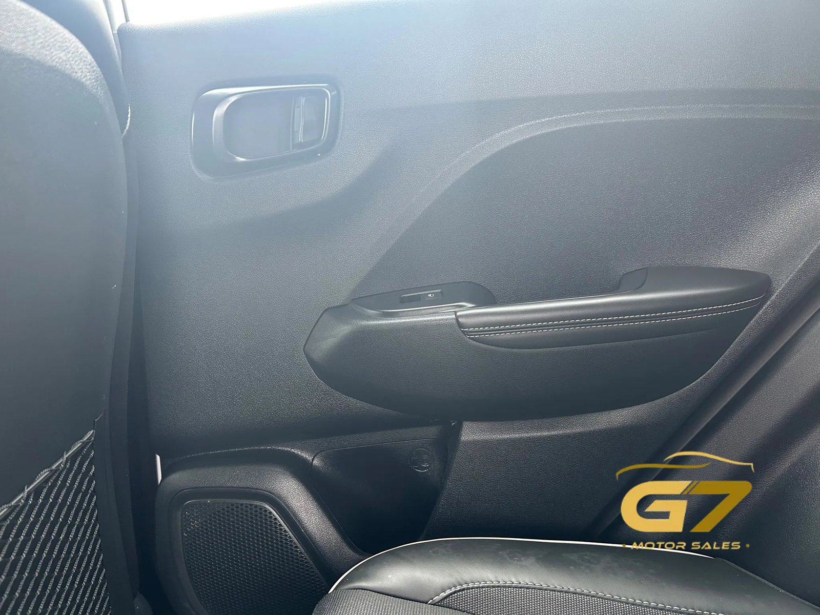 Used 2025 Hyundai Venue Limited FWD image 27