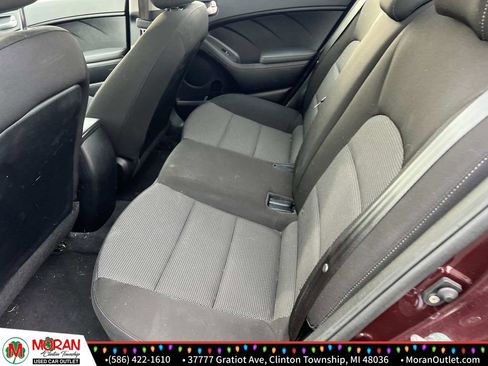 Used 2017 Kia Forte LX image 10