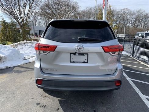 Used 2019 Toyota Highlander XLE image 7