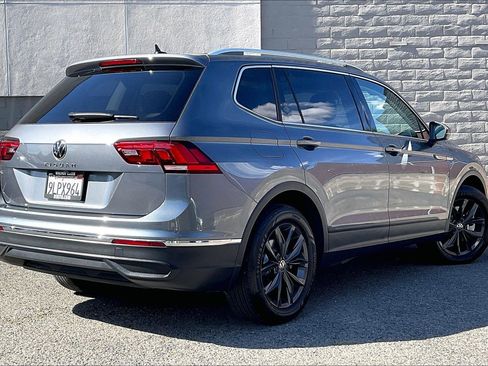 Certified 2024 Volkswagen Tiguan SE w/ Panoramic Sunroof Package FWD image 13