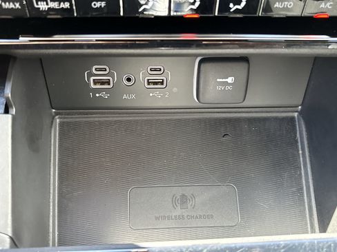 Certified 2023 Jeep Grand Cherokee Altitude AWD/4WD image 21