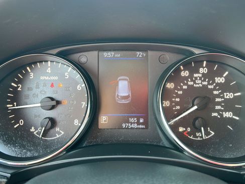 Used 2018 Nissan Rogue SV AWD/4WD image 12