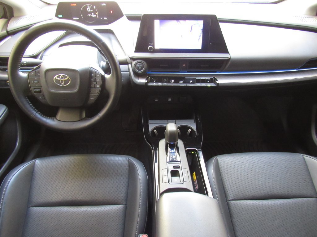 Used 2025 Toyota Prius FWD image 29