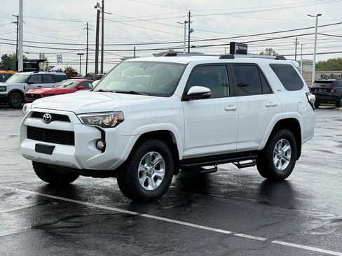 Used 2019 Toyota 4Runner SR5 Premium AWD/4WD image 6